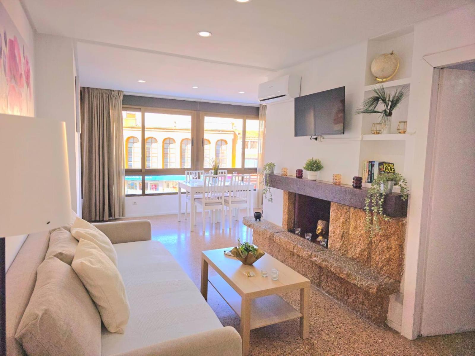 Nogalera Rainbow 2-Bedroom Apartment, Pool And Parking By Namaste Elite Torremolinos Exterior photo
